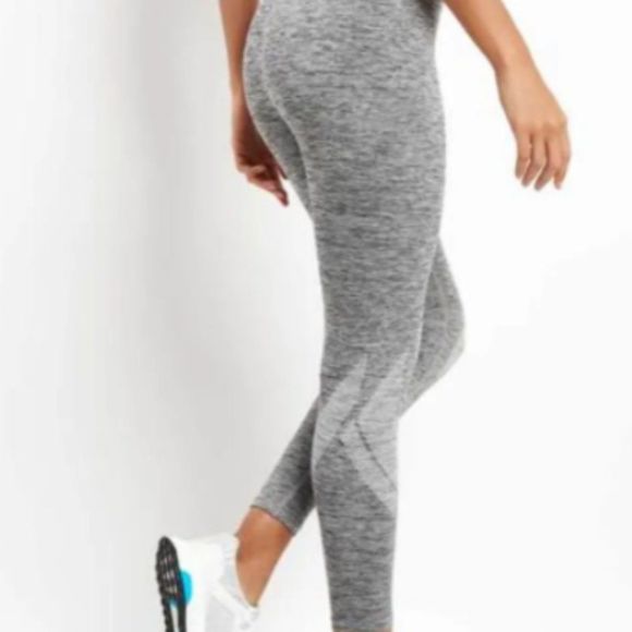 LNDR Gray White Six Eight Stripe Leggings - Picture 3 of 8